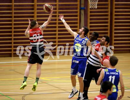 Basketball OEBV Cup. Raiders Villach gegen Swans Gmunden. Nino Gross,  (Villach), Thomas Hieslmair (Gmunden). Villach, am 13.12.2018.
Foto: Kuess
---
pressefotos, pressefotografie, kuess, qs, qspictures, sport, bild, bilder, bilddatenbank