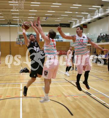 Basketball 2. Bundesliga. Grunddurchgang 11. Runde. Raiders Villach gegen Woerthersee Piraten.  Ziga Erculj, Jasmin Perkovic, (Villach),  Jan-Arne Apschner  (Piraten). Klagenfurt, am 16.12.2018.
Foto: Kuess
---
pressefotos, pressefotografie, kuess, qs, qspictures, sport, bild, bilder, bilddatenbank