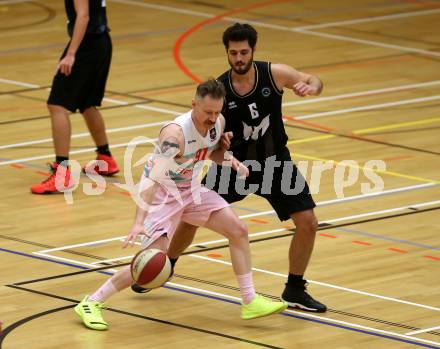 Basketball 2. Bundesliga. Grunddurchgang 11. Runde. Raiders Villach gegen Woerthersee Piraten.  Nino Gross, (Villach),  Daniel Gspandl  (Piraten). Klagenfurt, am 16.12.2018.
Foto: Kuess
---
pressefotos, pressefotografie, kuess, qs, qspictures, sport, bild, bilder, bilddatenbank