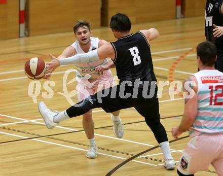 Basketball 2. Bundesliga. Grunddurchgang 11. Runde. Raiders Villach gegen Woerthersee Piraten.  Ziga Erculj,  (Villach), Andreas Kuttnig  (Piraten). Klagenfurt, am 16.12.2018.
Foto: Kuess
---
pressefotos, pressefotografie, kuess, qs, qspictures, sport, bild, bilder, bilddatenbank