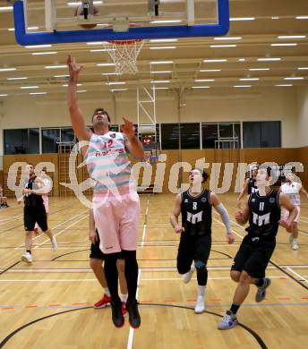 Basketball 2. Bundesliga. Grunddurchgang 11. Runde. Raiders Villach gegen Woerthersee Piraten. Jasmin Perkovic,  (Villach),  Andreas Kuttnig, Andreas Nuck  (Piraten). Klagenfurt, am 16.12.2018.
Foto: Kuess
---
pressefotos, pressefotografie, kuess, qs, qspictures, sport, bild, bilder, bilddatenbank