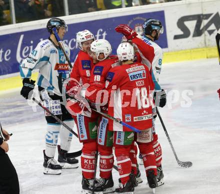 EBEL. Eishockey Bundesliga. KAC gegen	EHC Liwest Black Wings Linz.  Torjubel Stefan Geier, Nicholas Petersen, Thomas Koch (KAC). Klagenfurt, am 21.12.2018.
Foto: Kuess

---
pressefotos, pressefotografie, kuess, qs, qspictures, sport, bild, bilder, bilddatenbank