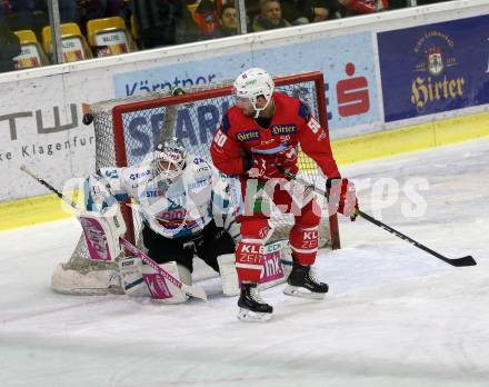 EBEL. Eishockey Bundesliga. KAC gegen	EHC Liwest Black Wings Linz. Matthew Neal,  (KAC), David Kickert (Linz). Klagenfurt, am 21.12.2018.
Foto: Kuess

---
pressefotos, pressefotografie, kuess, qs, qspictures, sport, bild, bilder, bilddatenbank