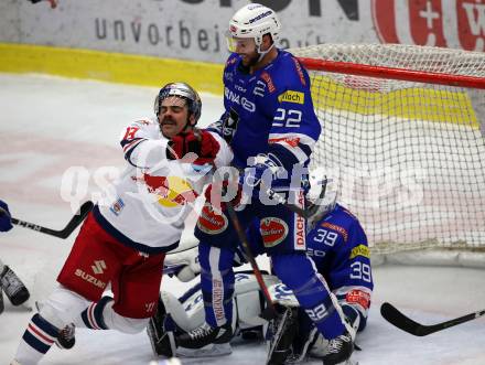 EBEL. Eishockey Bundesliga. EC VSV gegen EC Red Bull Salzburg.  Yann Sauve,  (VSV), Michael Schiechl (Salzburg). Villach, am 21.12.2018.
Foto: Kuess 


---
pressefotos, pressefotografie, kuess, qs, qspictures, sport, bild, bilder, bilddatenbank