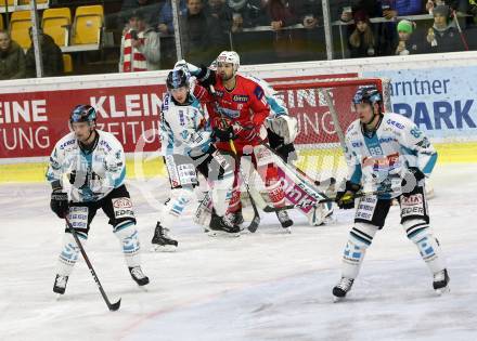 EBEL. Eishockey Bundesliga. KAC gegen	EHC Liwest Black Wings Linz. Andrew Kozek, (KAC), Kapstad Kevin, Troy Rutkowski , Brucker Marco (Linz). Klagenfurt, am 21.12.2018.
Foto: Kuess

---
pressefotos, pressefotografie, kuess, qs, qspictures, sport, bild, bilder, bilddatenbank