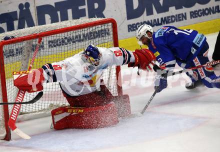 EBEL. Eishockey Bundesliga. EC VSV gegen EC Red Bull Salzburg. Nikolas Petrik,   (VSV), Lukas Herzog (Salzburg). Villach, am 21.12.2018.
Foto: Kuess 


---
pressefotos, pressefotografie, kuess, qs, qspictures, sport, bild, bilder, bilddatenbank