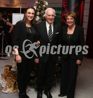 Sportgala. Nacht des Sports. Ehrung Sportler des Jahres.  Lara Vadlau mit Vater und Mutter. Velden, 22.12.2018.
Foto: Kuess 
---
pressefotos, pressefotografie, kuess, qs, qspictures, sport, bild, bilder, bilddatenbank