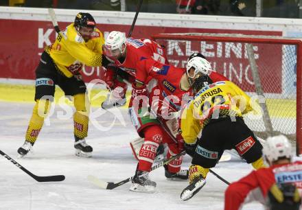 EBEL. Eishockey Bundesliga. KAC gegen	spusu Vienna Capitals. Gartner Charles Robin, Martin Schumnig, (KAC), DeSousa Christopher, Schneider Peter (Vienna Capitals). Klagenfurt, am 23.12.2018.
Foto: Kuess

---
pressefotos, pressefotografie, kuess, qs, qspictures, sport, bild, bilder, bilddatenbank