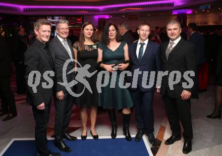 Sportgala. Nacht des Sports. Ehrung Sportler des Jahres.  Arno Arthofer, Landeshauptmann Peter Kaiser, Vannesa Herzog, Thomas Herzog. Velden, 22.12.2018.
Foto: Kuess 
---
pressefotos, pressefotografie, kuess, qs, qspictures, sport, bild, bilder, bilddatenbank