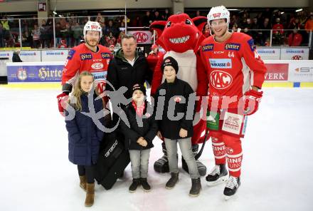 EBEL. Eishockey Bundesliga. KAC gegen	Dornbirn Bulldogs. Stefan Geier, Spieler des Abends Adam Comrie (KAC). Klagenfurt, am 13.1.2019.
Foto: Kuess

---
pressefotos, pressefotografie, kuess, qs, qspictures, sport, bild, bilder, bilddatenbank