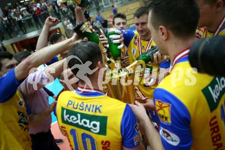 Volleyball. AVL Finale. SK Posojilnica Aich/Dob gegen SG Union Raiffeisen Waldviertel. Meisterjubel (Aich/Dob). Bleiburg, 24.4.2019.
Foto: Kuess
---
pressefotos, pressefotografie, kuess, qs, qspictures, sport, bild, bilder, bilddatenbank