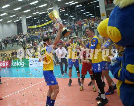 Volleyball. AVL Finale. SK Posojilnica Aich/Dob gegen SG Union Raiffeisen Waldviertel. Meisterjubel (Aich/Dob). Bleiburg, 24.4.2019.
Foto: Kuess
---
pressefotos, pressefotografie, kuess, qs, qspictures, sport, bild, bilder, bilddatenbank