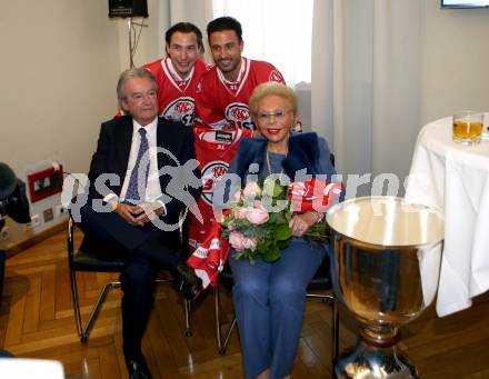 EBEL. Eishockey Bundesliga. Meisterfeier KAC.   Kari Goess, Patrick Harand, David Joseph Fischer, Heidi Goess-Horten. Klagenfurt, am 29.4.2019.
Foto: Kuess
---
pressefotos, pressefotografie, kuess, qs, qspictures, sport, bild, bilder, bilddatenbank