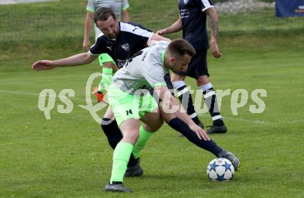 Fussball 2. Klasse C. Himmelberg gegen Gurk. Bernhard Peter Wastl,  (Himmelberg), Dejan Tejic (Gurk). Himmelberg, am 27.4.2019.
Foto: Kuess
---
pressefotos, pressefotografie, kuess, qs, qspictures, sport, bild, bilder, bilddatenbank