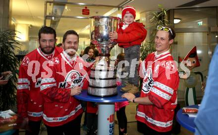 EBEL. Eishockey Bundesliga. Meisterfeier KAC.   Christoph Duller, Stefan Geier, Marco Richter. Klagenfurt, am 29.4.2019.
Foto: Kuess
---
pressefotos, pressefotografie, kuess, qs, qspictures, sport, bild, bilder, bilddatenbank