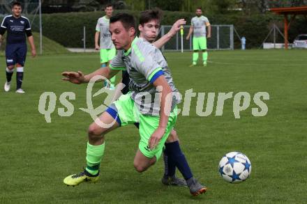 Fussball 2. Klasse C. Himmelberg gegen Gurk. Lukas Christian Garnitschnig,  (Himmelberg), Thorsten Mueller (Gurk). Himmelberg, am 27.4.2019.
Foto: Kuess
---
pressefotos, pressefotografie, kuess, qs, qspictures, sport, bild, bilder, bilddatenbank