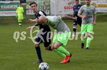 Fussball 2. Klasse C. Himmelberg gegen Gurk. Lukas Christian Garnitschnig,  (Himmelberg), Dragan Sprecakovic (Gurk). Himmelberg, am 27.4.2019.
Foto: Kuess
---
pressefotos, pressefotografie, kuess, qs, qspictures, sport, bild, bilder, bilddatenbank