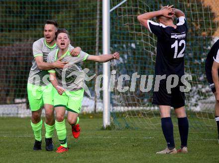 Fussball 2. Klasse C. Himmelberg gegen Gurk. Torjubel Dejan Tejic, Oliver Liebetegger (Gurk). Himmelberg, am 27.4.2019.
Foto: Kuess
---
pressefotos, pressefotografie, kuess, qs, qspictures, sport, bild, bilder, bilddatenbank