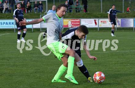 Fussball 2. Klasse C. Himmelberg gegen Gurk.  Milos Bogdanovic, (Himmelberg), Thomas Harald Monay  (Gurk). Himmelberg, am 27.4.2019.
Foto: Kuess
---
pressefotos, pressefotografie, kuess, qs, qspictures, sport, bild, bilder, bilddatenbank