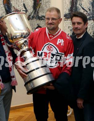 EBEL. Eishockey Bundesliga. Meisterfeier KAC.   Trainer Petri Matikainen, Oliver Pilloni. Klagenfurt, am 29.4.2019.
Foto: Kuess
---
pressefotos, pressefotografie, kuess, qs, qspictures, sport, bild, bilder, bilddatenbank