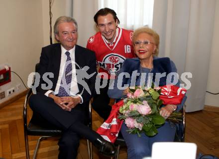 EBEL. Eishockey Bundesliga. Meisterfeier KAC.  Kari Goess, Patrick Harand, Heidi Goess-Horten . Klagenfurt, am 29.4.2019.
Foto: Kuess
---
pressefotos, pressefotografie, kuess, qs, qspictures, sport, bild, bilder, bilddatenbank