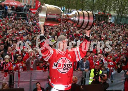 EBEL. Eishockey Bundesliga. Meisterfeier KAC.   Matthew Neal. Klagenfurt, am 29.4.2019.
Foto: Kuess
---
pressefotos, pressefotografie, kuess, qs, qspictures, sport, bild, bilder, bilddatenbank