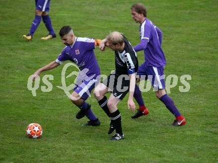 Fussball. 2. Klasse B. Bad Kleinkirchheim gegen Treffen. Thomas Gruber (Kleinkirchheim),   Martin Preissl, Alexander Hasslinger (Treffen). Kleinkirchheim, 11.5.2019.
Foto: Kuess
---
pressefotos, pressefotografie, kuess, qs, qspictures, sport, bild, bilder, bilddatenbank