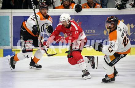 Ebel Eishockey Bundesliga. Testspiel. KAC gegen Wolfsburg Grizzlys. Manuel Ganahl, (KAC),   Armin Wurm, Gerrit Fauser (Wolfsburg). Klagenfurt, am 21.8.2019.
Foto: Kuess
www.qspictures.net
---
pressefotos, pressefotografie, kuess, qs, qspictures, sport, bild, bilder, bilddatenbank