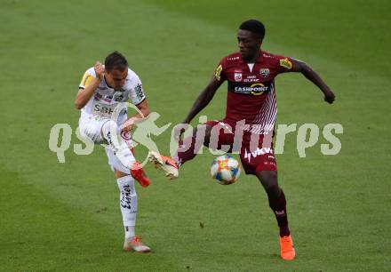 Fussball tipico Bundesliga. RZ Pellets WAC gegen Cashpoint SCR Altach.  Michael Liendl, (WAC), Samuel Yves Oum Gouet  (Altach). Wolfsberg, am 24.8.2019.
Foto: Kuess
www.qspictures.net

---
pressefotos, pressefotografie, kuess, qs, qspictures, sport, bild, bilder, bilddatenbank