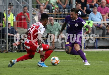 Fussball 2. Liga. SK Austra Klagenfurt gegen FC Blau Weiss Linz. Philipp Huetter (K) (Austria Klagenfurt), Nosa Iyobosa Edokpolor  (BW Linz). Klagenfurt, am 25.8.2019.
Foto: Kuess
www.qspictures.net
---
pressefotos, pressefotografie, kuess, qs, qspictures, sport, bild, bilder, bilddatenbank