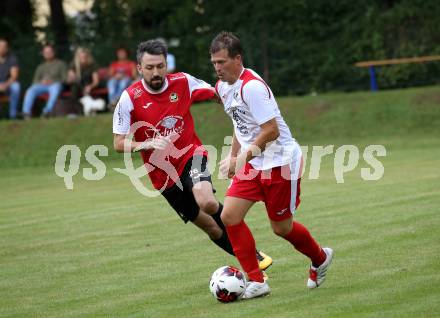 Fussball. Kaerntner Liga. Ferlach Atus gegen Spittal/Drau. Thomas Waldhauser  (Ferlach),  Dejan Kecanovic (Spittal). Ferlach, 24.8.2019.
Foto: Kuess
www.qspictures.net
---
pressefotos, pressefotografie, kuess, qs, qspictures, sport, bild, bilder, bilddatenbank