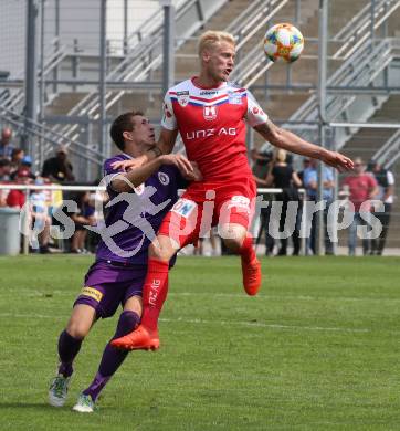 Fussball 2. Liga. SK Austra Klagenfurt gegen FC Blau Weiss Linz. Ivan Saravanja,  (Austria Klagenfurt), Thomas Froeschl (Linz). Klagenfurt, am 25.8.2019.
Foto: Kuess
www.qspictures.net
---
pressefotos, pressefotografie, kuess, qs, qspictures, sport, bild, bilder, bilddatenbank