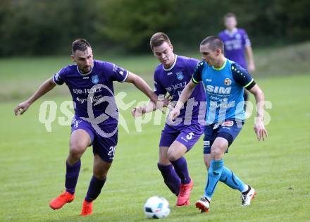 Fussball. 1. Klasse D. Eisenkappel gegem Globasnitz.  Edin Avdic, David Smrtnik (Eisenkappel),  Andrej Rebernik (Globasnitz). Eisenkappel, 21.9.2019.  
Foto: Kuess
www.qspictures.net
---
pressefotos, pressefotografie, kuess, qs, qspictures, sport, bild, bilder, bilddatenbank