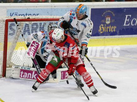 EBEL. Eishockey Bundesliga. KAC gegen	EHC Liwest Black Wings Linz. Matthew Neal, (KAC), Finn Matthew Nicholas, David Kickert  (Linz). Klagenfurt, am 29.9.2019.
Foto: Kuess
www.qspictures.net

---
pressefotos, pressefotografie, kuess, qs, qspictures, sport, bild, bilder, bilddatenbank