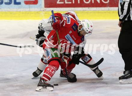 EBEL. Eishockey Bundesliga. KAC gegen	HC Orli Znojmo. Thomas Koch,  (KAC), Matej Cesik (Znojmo). Klagenfurt, am 25.10.2019.
Foto: Kuess
www.qspictures.net

---
pressefotos, pressefotografie, kuess, qs, qspictures, sport, bild, bilder, bilddatenbank