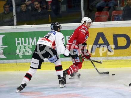 EBEL. Eishockey Bundesliga. KAC gegen	HC Orli Znojmo. Matthew Neal,  (KAC), jakub Stehlik (Znojmo). Klagenfurt, am 25.10.2019.
Foto: Kuess
www.qspictures.net

---
pressefotos, pressefotografie, kuess, qs, qspictures, sport, bild, bilder, bilddatenbank