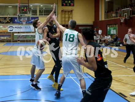 Basketball Zweite Liga 2019/2020. Grunddurchgang 9. Runde. KOS Celovec gegen  Guessing/Jennersdorf Blackbirds 	.  Andi Smrtnik, Ales Primc (KOS Celovec),  Marko Moric (Blackbirds). Klagenfurt, am 9.11.2019.
Foto: Kuess
www.qspictures.net

---
pressefotos, pressefotografie, kuess, qs, qspictures, sport, bild, bilder, bilddatenbank