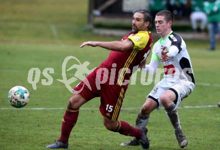 Fussball Unterliga West. Radenthein gegen Lienz.  Mario Steiner, (Radenthein),  Johannes Peter Ganner  (Lienz). Radenthein, am 2.11.2019.
Foto: Kuess
www.qspictures.net

---
pressefotos, pressefotografie, kuess, qs, qspictures, sport, bild, bilder, bilddatenbank