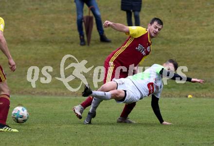 Fussball Unterliga West. Radenthein gegen Lienz.  Andreas Orter,  (Radenthein),  Lukas Matthias Lassnig (Lienz). Radenthein, am 2.11.2019.
Foto: Kuess
www.qspictures.net

---
pressefotos, pressefotografie, kuess, qs, qspictures, sport, bild, bilder, bilddatenbank