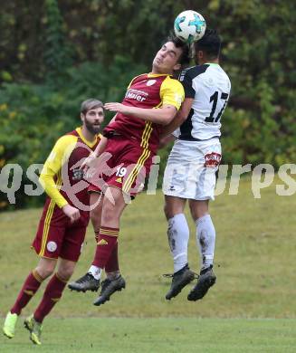 Fussball Unterliga West. Radenthein gegen Lienz.  Ante Cosic,  (Radenthein),  Christopher Granig (Lienz). Radenthein, am 2.11.2019.
Foto: Kuess
www.qspictures.net

---
pressefotos, pressefotografie, kuess, qs, qspictures, sport, bild, bilder, bilddatenbank