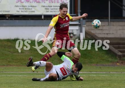 Fussball Unterliga West. Radenthein gegen Lienz.  Simon Peter Suprun,  (Radenthein), Patrick Eder  (Lienz). Radenthein, am 2.11.2019.
Foto: Kuess
www.qspictures.net

---
pressefotos, pressefotografie, kuess, qs, qspictures, sport, bild, bilder, bilddatenbank