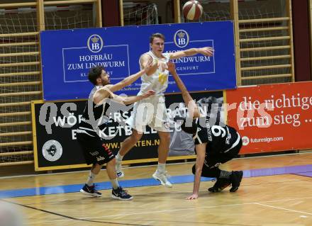 Basketball Zweite Liga 2019/2020. Grunddurchgang 11. Runde. Woerthersee Piraten gegen Mattersburg Rocks. Lukas Simoner (Piraten), Jan Nicoli, Tobias Winkler (Mattersburg). Klagenfurt, am 23.11.2019.
Foto: Kuess
www.qspictures.net

---
pressefotos, pressefotografie, kuess, qs, qspictures, sport, bild, bilder, bilddatenbank