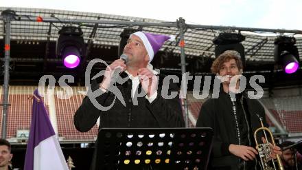 SK Austria Klagenfurt. Mitsing-Konzert. Kaernten singt Weihnachtslieder.  Udo Wenders. Klagenfurt, am 1.12.2019.
Foto: Kuess
www.qspictures.net
---
pressefotos, pressefotografie, kuess, qs, qspictures, sport, bild, bilder, bilddatenbank