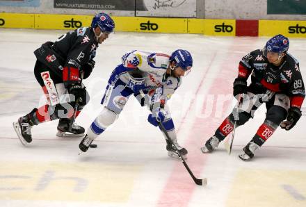 EBEL. Eishockey Bundesliga. EC VSV gegen HC TWK Innsbruck. Jerry Pollastrone,  (VSV), Thomas Vallant, Lukas Baer  (Innsbruck). Villach, am 3.12.2019.
Foto: Kuess
www.qspictures.net
---
pressefotos, pressefotografie, kuess, qs, qspictures, sport, bild, bilder, bilddatenbank