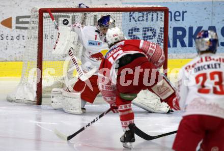 EBEL. Eishockey Bundesliga. KAC gegen	EC Red Bull Salzburg. Manuel Ganahl, (KAC), Jean Philippe Lamoureux  (Salzburg). Klagenfurt, am 6.12.2019.
Foto: Kuess
www.qspictures.net

---
pressefotos, pressefotografie, kuess, qs, qspictures, sport, bild, bilder, bilddatenbank