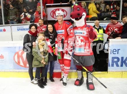 EBEL. Eishockey Bundesliga. KAC gegen	EC Red Bull Salzburg. Antenne Fanbank. Adam Comrie (KAC). Klagenfurt, am 6.12.2019.
Foto: Kuess
www.qspictures.net

---
pressefotos, pressefotografie, kuess, qs, qspictures, sport, bild, bilder, bilddatenbank