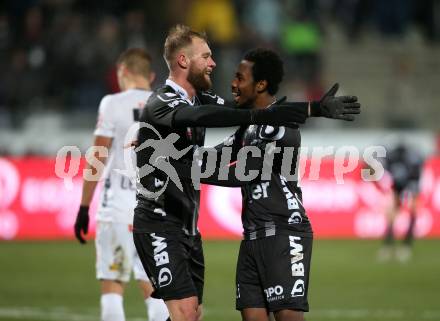 Fussball Bundesliga. RZ Pellets WAC gegen LASK.  Torjubel Joao Klauss De Mello, Samuel Tetteh (LASK). Wolfsberg, am 7.12.2019.
Foto: Kuess
www.qspictures.net

---
pressefotos, pressefotografie, kuess, qs, qspictures, sport, bild, bilder, bilddatenbank