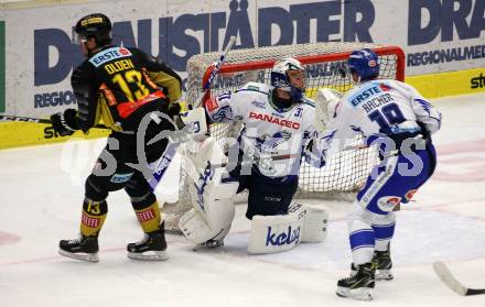 EBEL. Eishockey Bundesliga. EC VSV gegen spusu Vienna Capitals.  Brandon Maxwell, Stefan Bacher,  (VSV), Sondre Olden (Vienna Capitals). Villach, am 8.12.2019.
Foto: Kuess
www.qspictures.net
---
pressefotos, pressefotografie, kuess, qs, qspictures, sport, bild, bilder, bilddatenbank