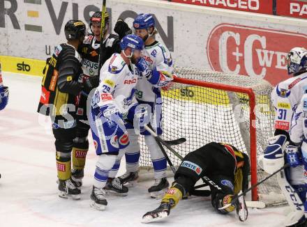 EBEL. Eishockey Bundesliga. EC VSV gegen spusu Vienna Capitals.  Torjubel Mike Zalewski, Ali Wukovits  (Vienna Capitals). Villach, am 8.12.2019.
Foto: Kuess
www.qspictures.net
---
pressefotos, pressefotografie, kuess, qs, qspictures, sport, bild, bilder, bilddatenbank