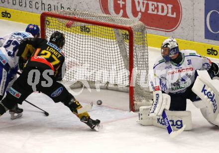 EBEL. Eishockey Bundesliga. EC VSV gegen spusu Vienna Capitals.  Markus Schlacher, Brandon Maxwell,  (VSV), Ty Loney (Vienna Capitals). Villach, am 8.12.2019.
Foto: Kuess
www.qspictures.net
---
pressefotos, pressefotografie, kuess, qs, qspictures, sport, bild, bilder, bilddatenbank